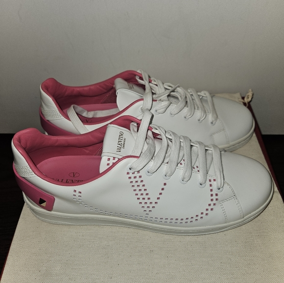 VALENTINO GARAVANI White/Pink Leather V Logo Perforated Sneaker Shoes sz 40 - Picture 5 of 9